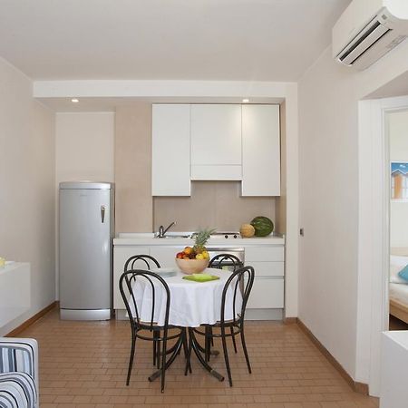 ريتشوني Aris Residence الغرفة الصورة