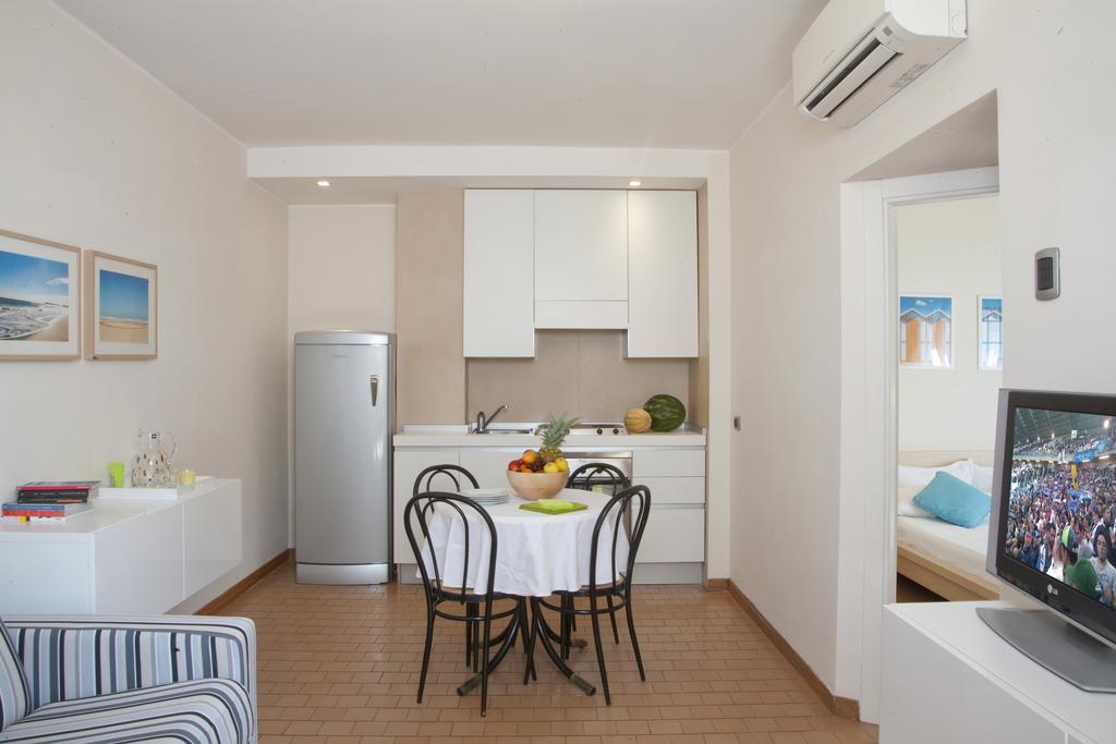ريتشوني Aris Residence الغرفة الصورة